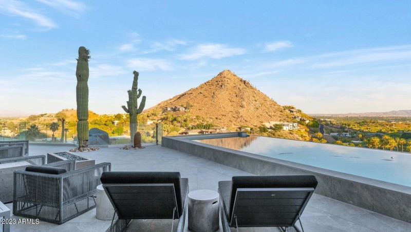 4010 E Canyon Ct-large-035-013-4010 Cany