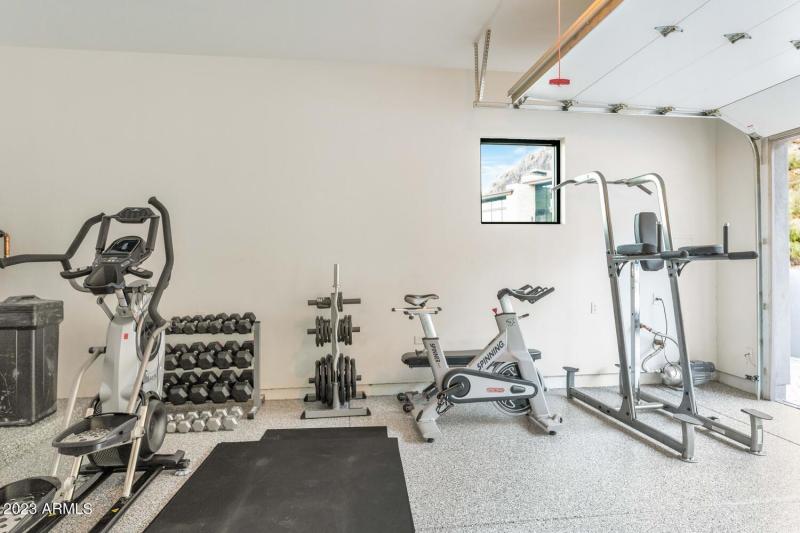 4010 E Canyon Ct-large-055-048-4010 Cany