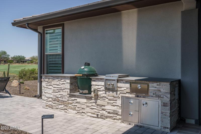 26) OUTDOOR GRILLING