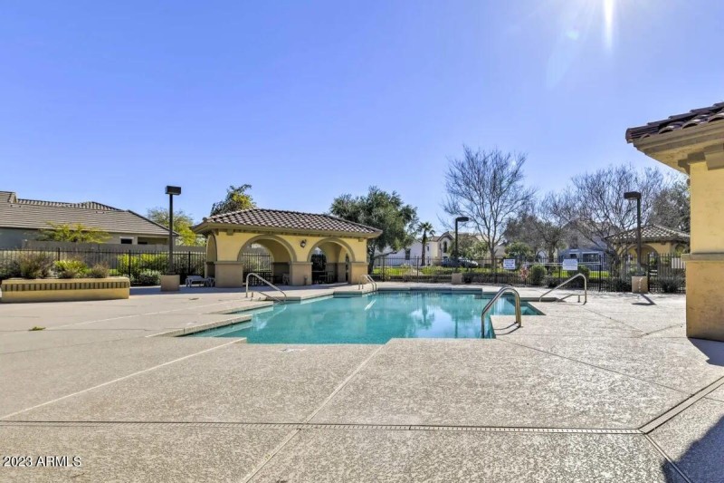 153 N Greenwood community pool