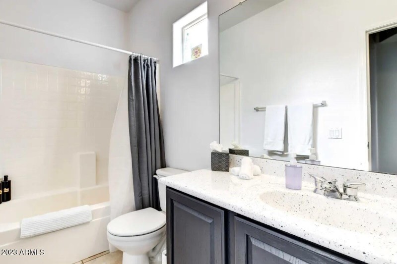 153 N Greenwood 2nd bathroom