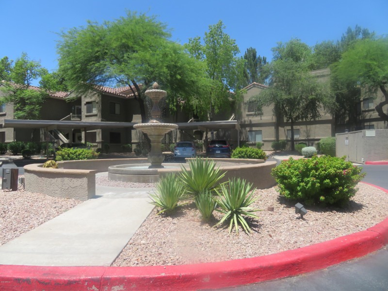 FOUNTAINS THRU OUT COMPLEX