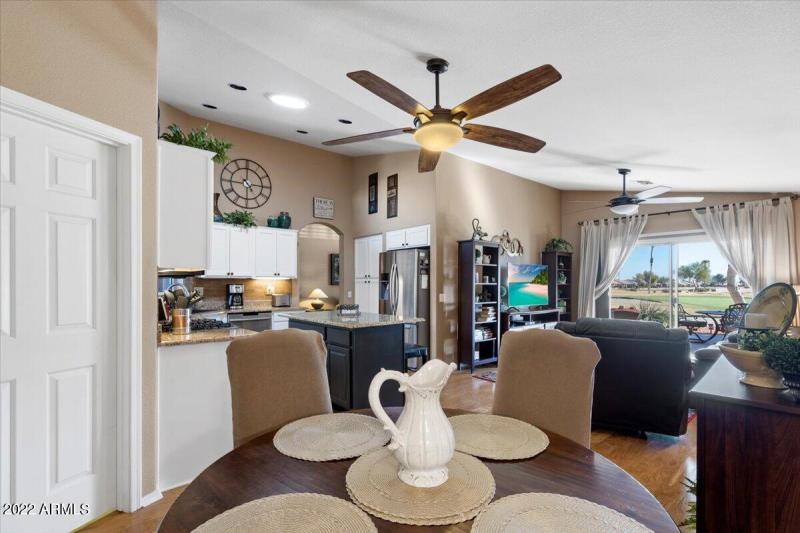 08-Dining to Kitchen