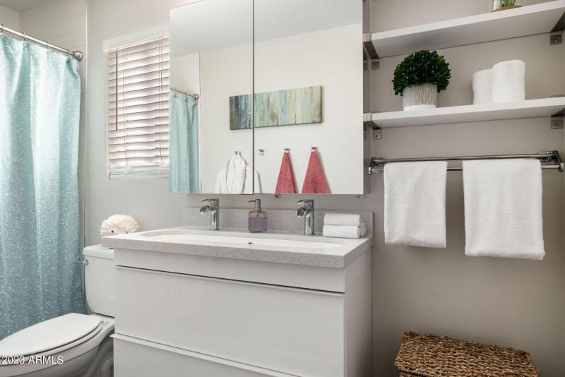 36-web-or-mls-6325-e-carolina-dr