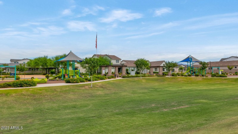 10118 E Tesla Ave-large-034-002-10118 E