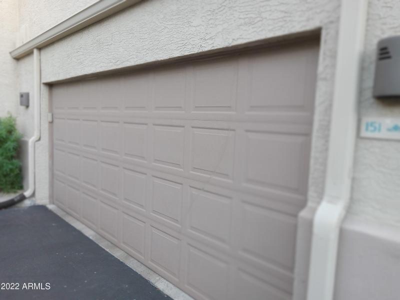 Attached 2.5 Car Garage