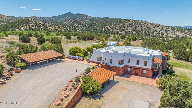 Main Home and Welcome Drive