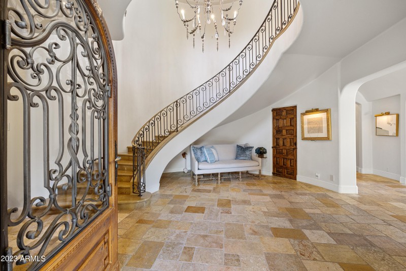 130 Hidden Meadow Foyer