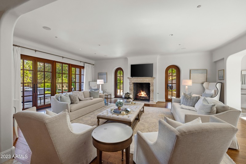 130 Hidden Meadow Living Room