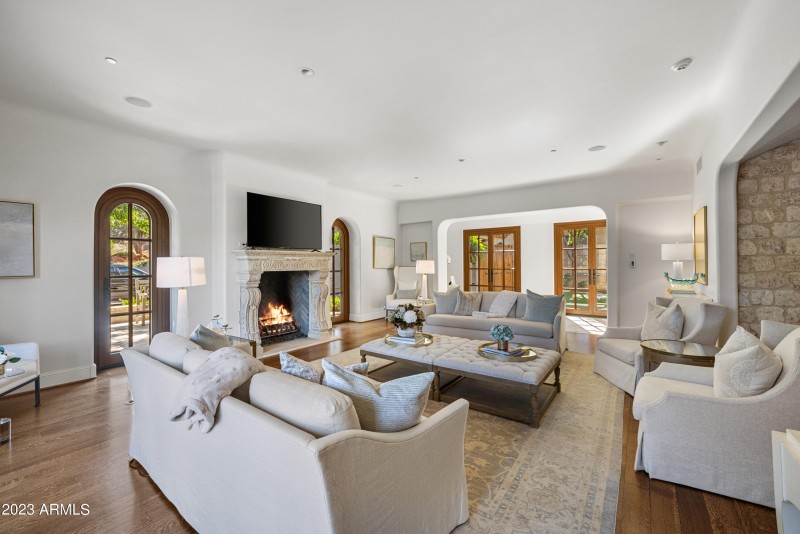 130 Hidden Meadow Living Room