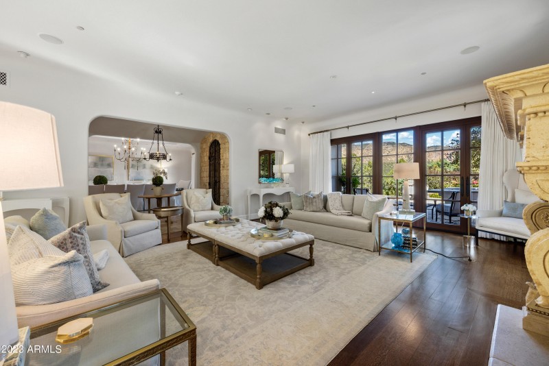 130 Hidden Meadow Living Room