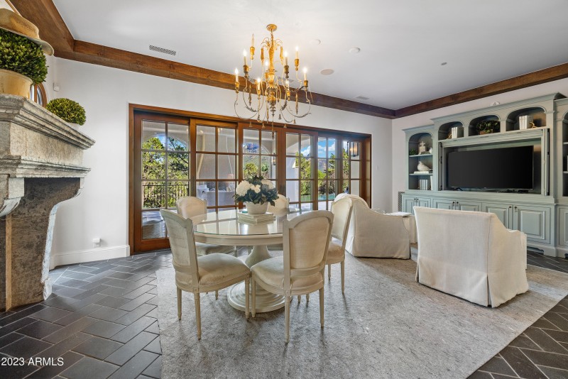 130 Hidden Meadow Family room