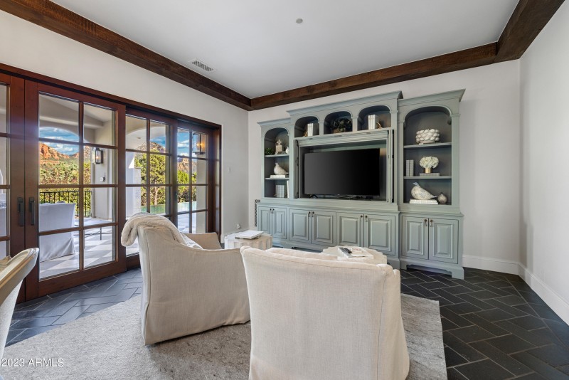 130 Hidden Meadow Family room