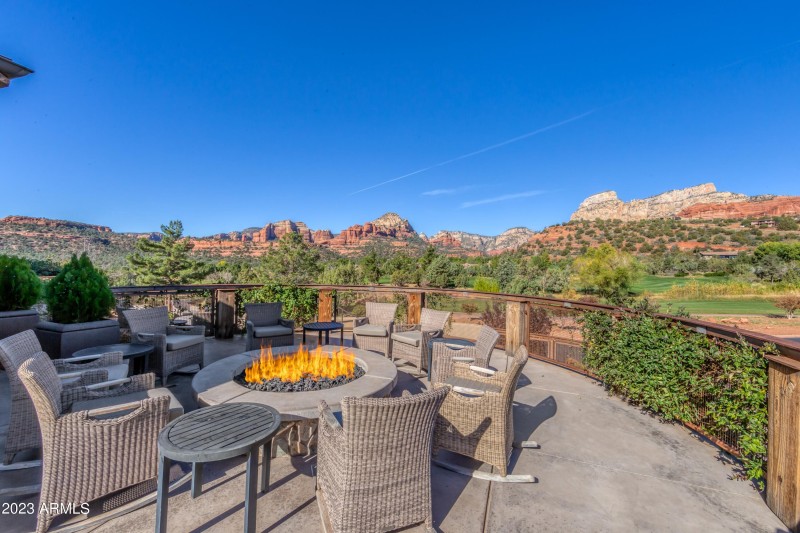 Seven Canyons Clubhouse Patio