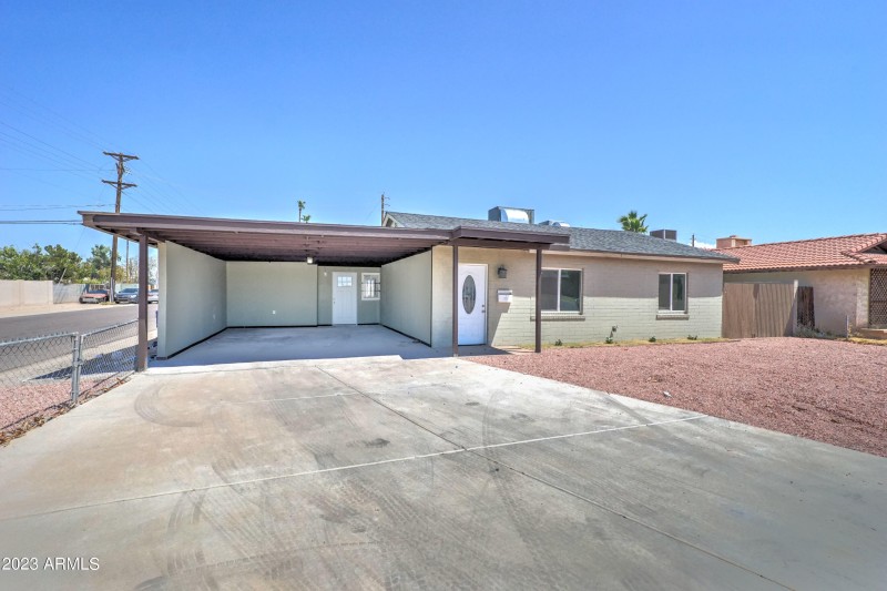 2148 W Hazelwood-3