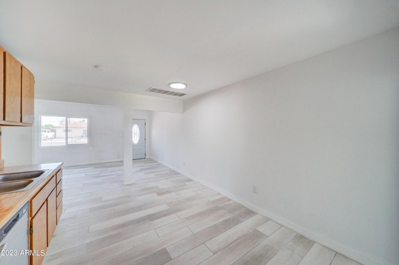 2148 W Hazelwood-9