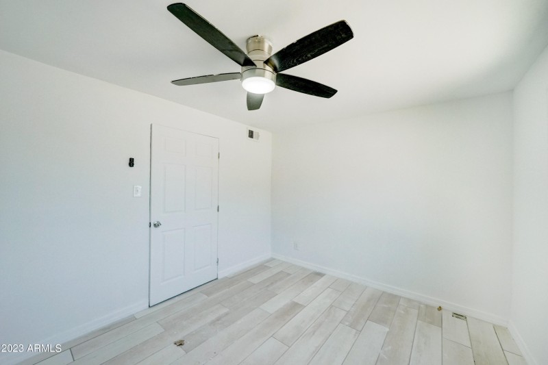 2148 W Hazelwood-14