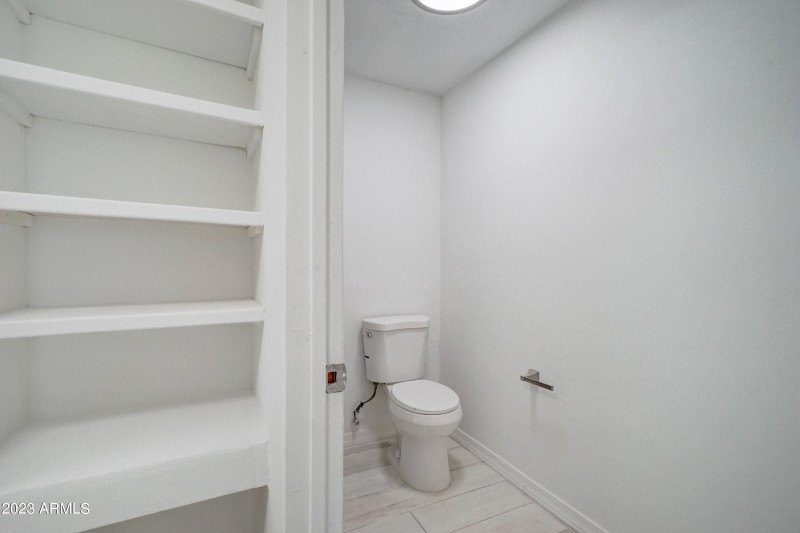 2148 W Hazelwood-15