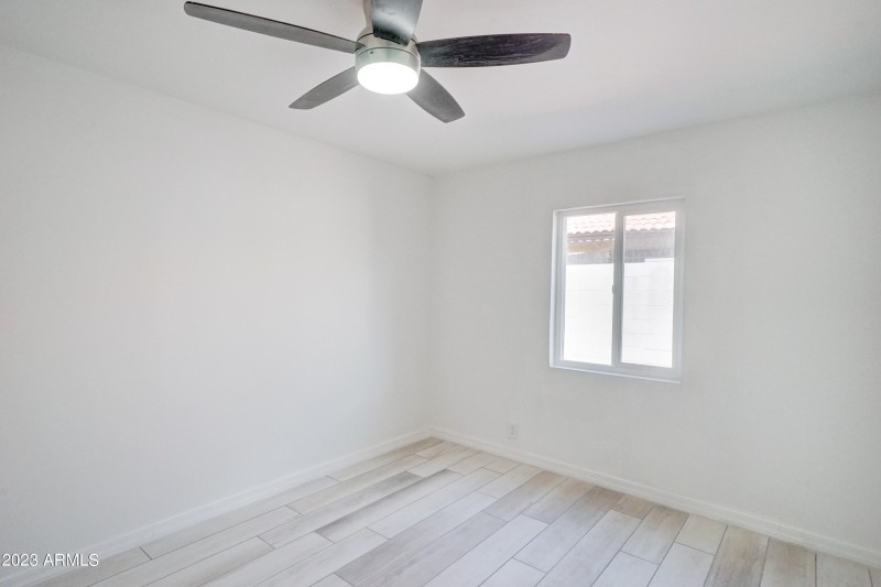 2148 W Hazelwood-18