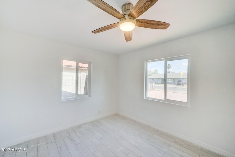 2148 W Hazelwood-20