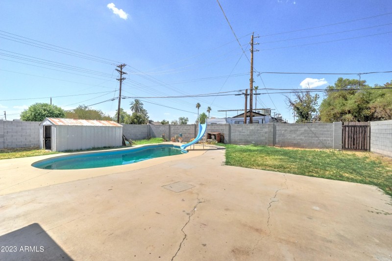 2148 W Hazelwood-29