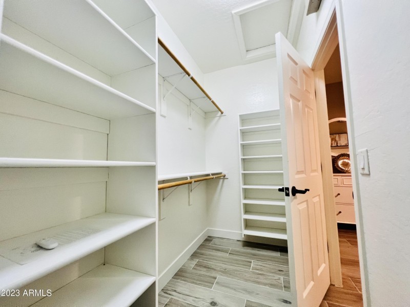 981E6A36-7F75-4866-B0D6-EFAFB6F7286B