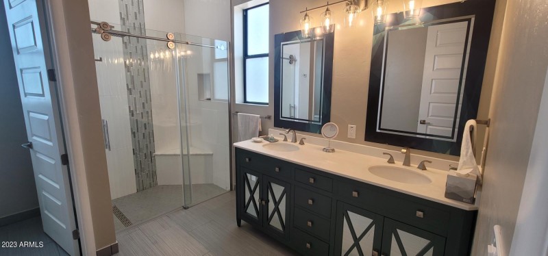 Acacia master bathroom