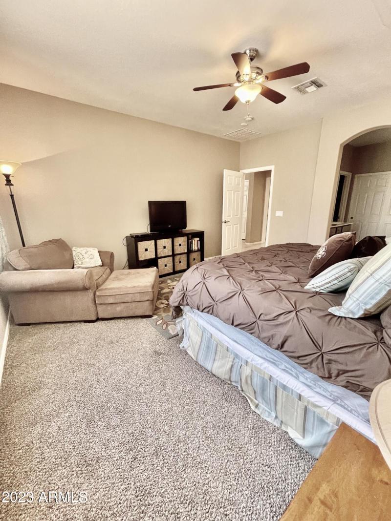 9C44C324-4FCA-45A4-B6D3-3013261D179B