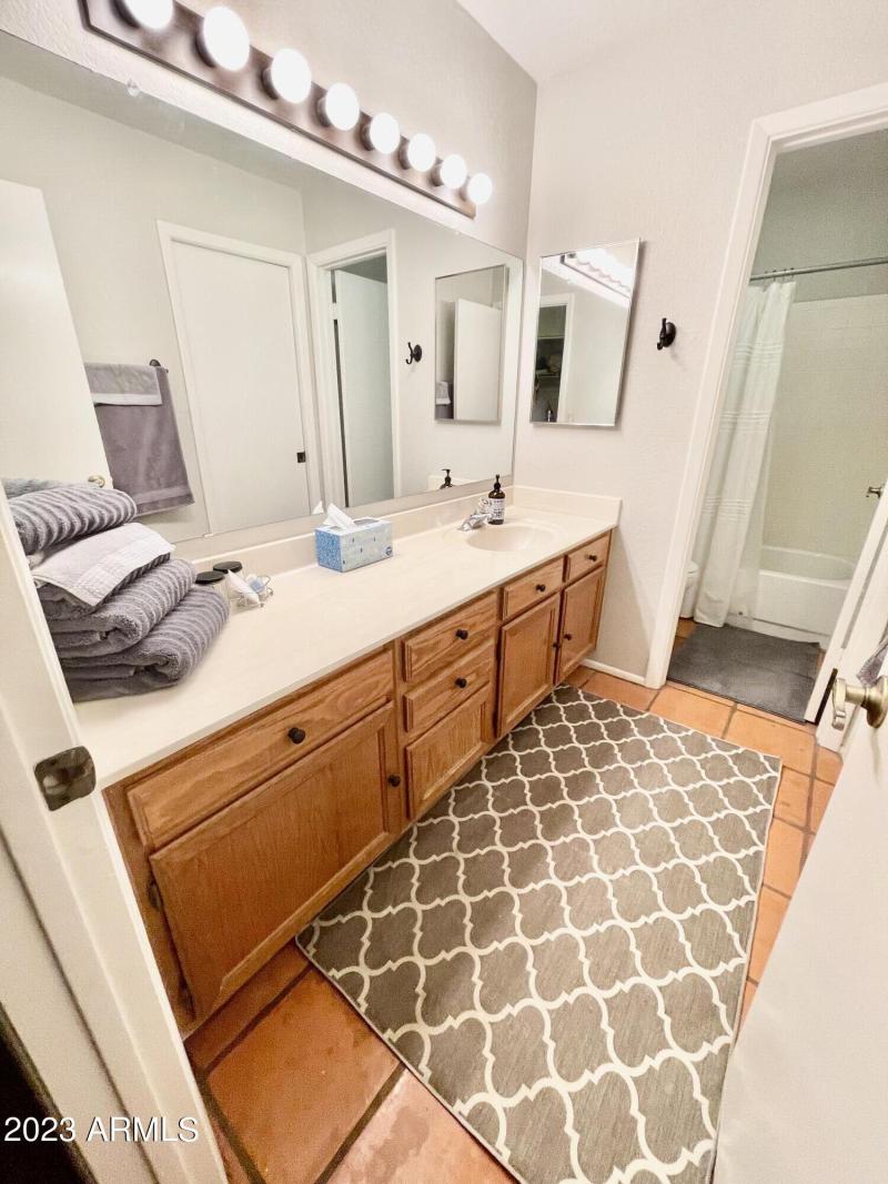 DEBFCBAC-D80B-47A8-BAD5-C58091EA4DB4