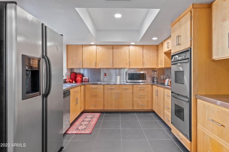 Beautifully Upgraded Kitchen