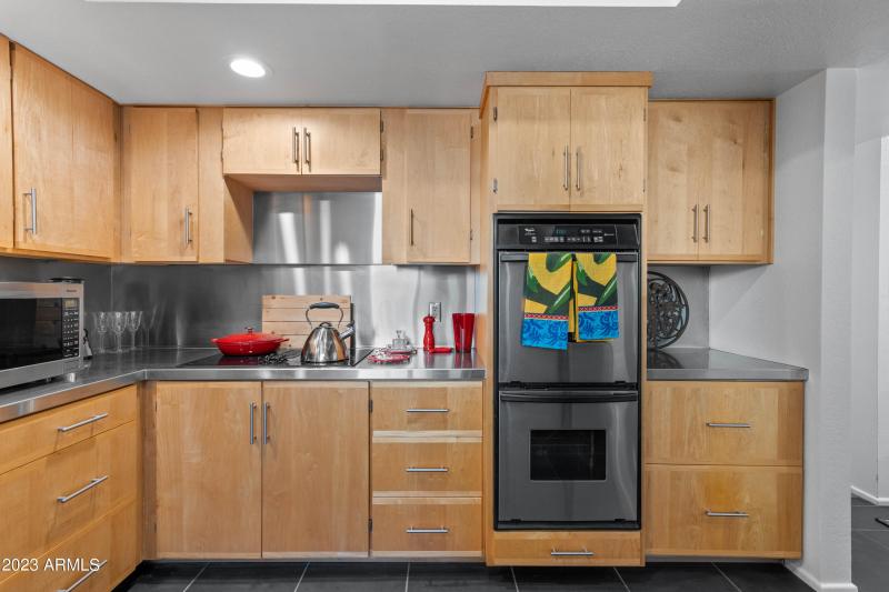 Beautifully Upgraded Kitchen