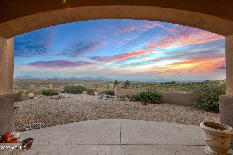 20-web-or-mls-Patio Views