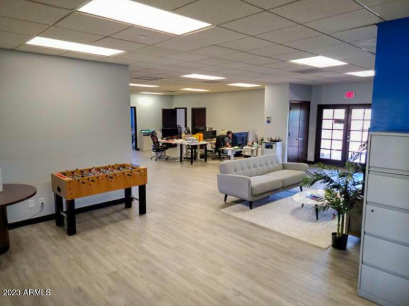 271 Interior-3