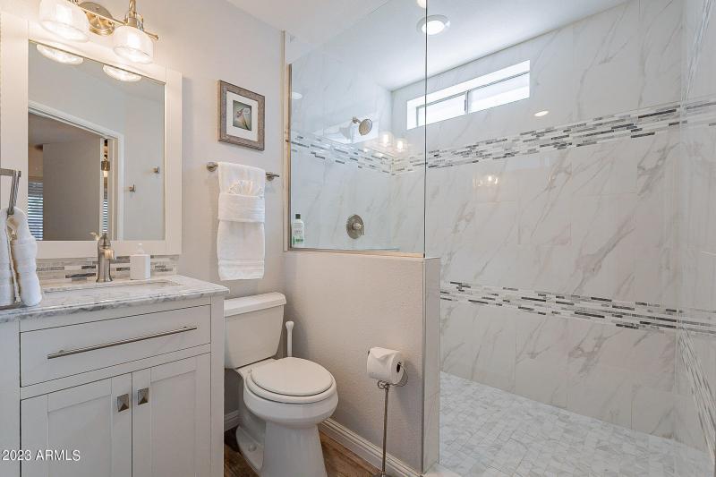 Upgraded En-Suite Bathroom