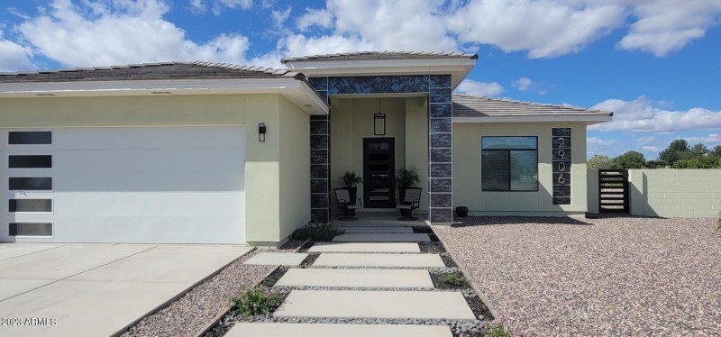 2906 Acacia front 2