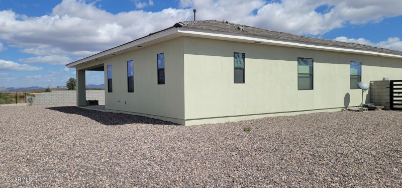 2906 Acacia side