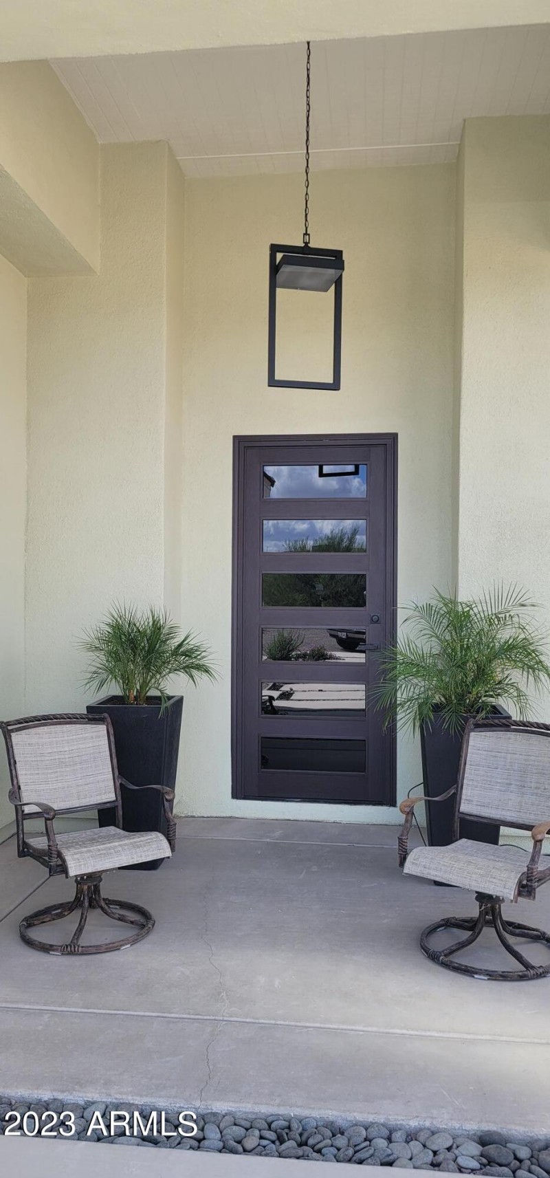 2906 Acacia front door