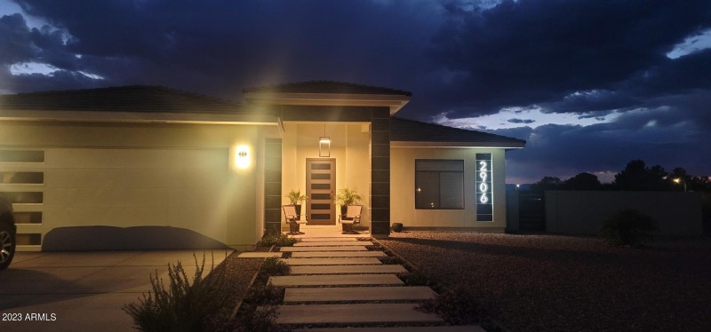 2906 Acacia night view