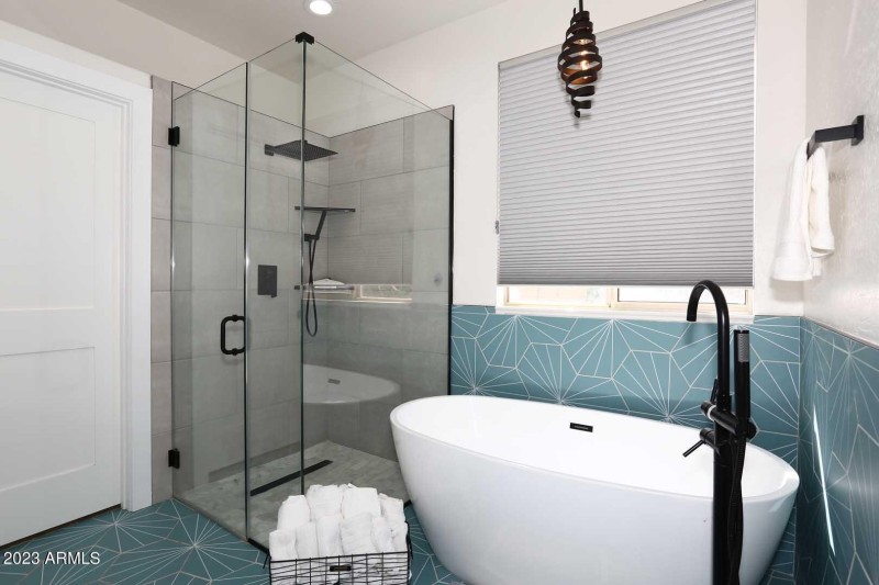 Primary Bath-Freestanding Tub