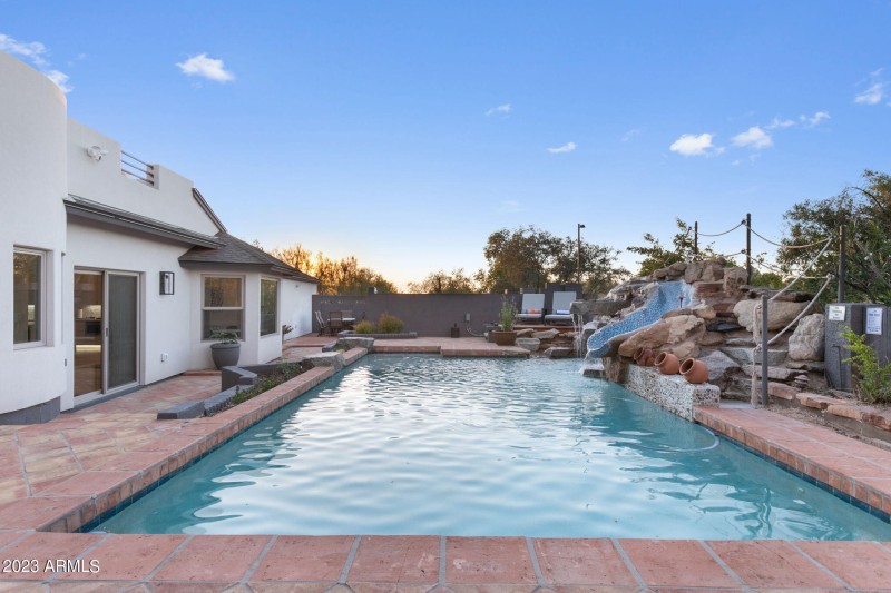 Pool (Front House)