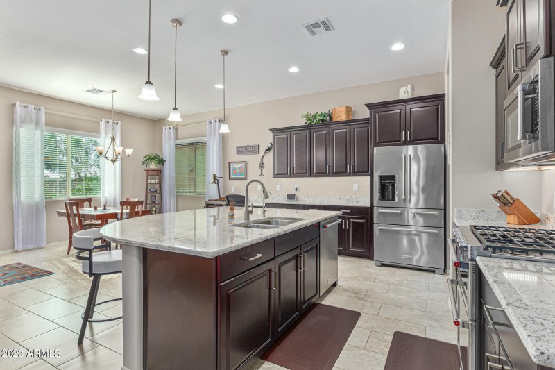 13 - Kitchen