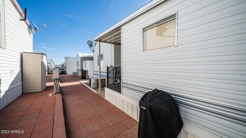 Backyard wavered patio