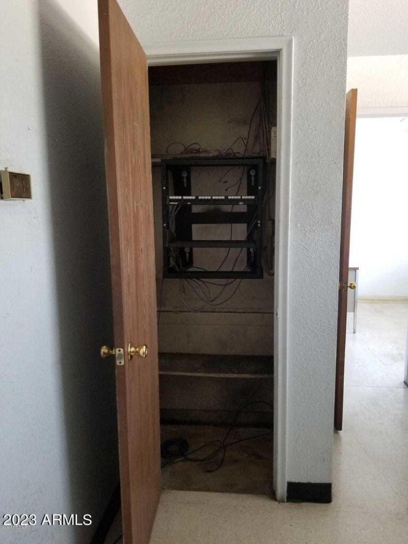 50 W 9th storage internet room