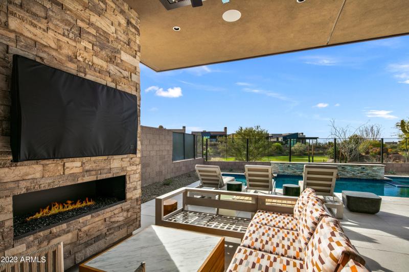 30-print-Outdoor Living Area