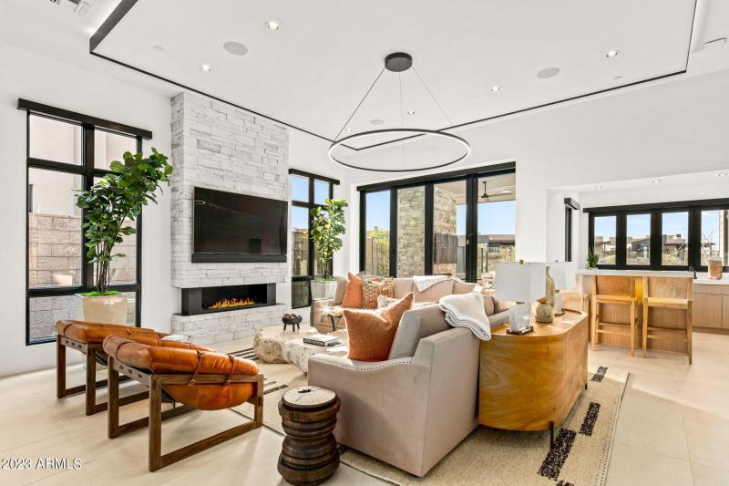 14-web-or-mls-Living Room Views