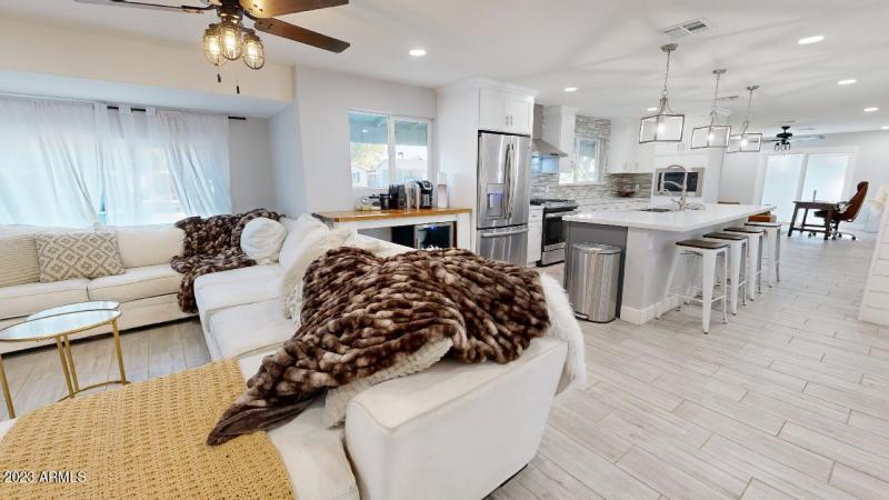 5426-S-College-Ave-12212023_152020