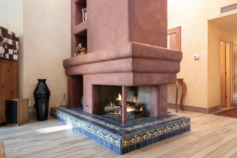 8-web-or-mls-7500-e-boulders-pkwy-72