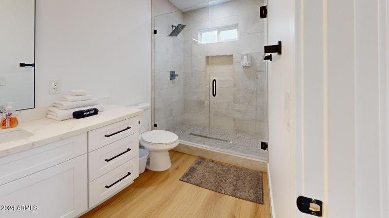 5215-E-Cambridge-Ave-Bathroom