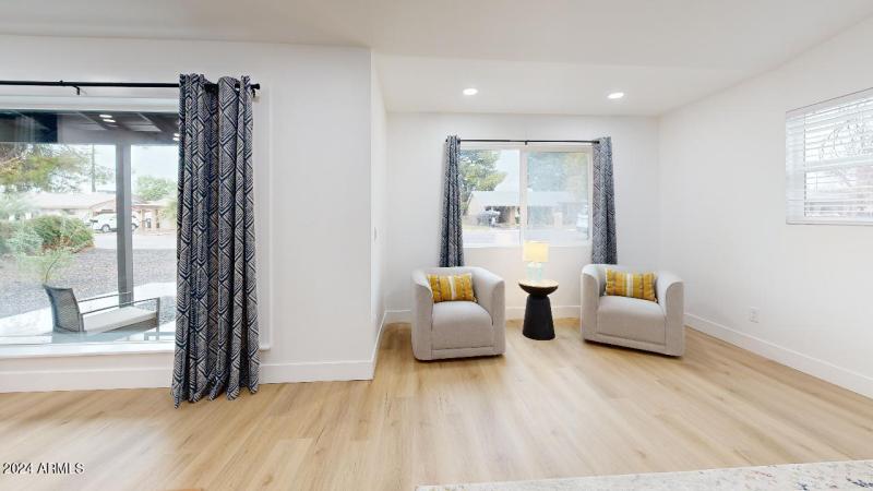 5215-E-Cambridge-Ave-Living-Room(1)