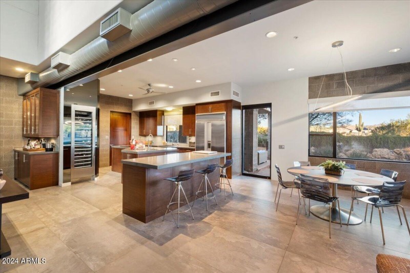 Kitchen/Dining
